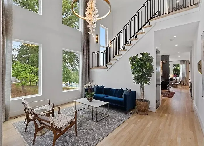 Maison Noda Uptown Skyline Views, Gym Sleeps 14
