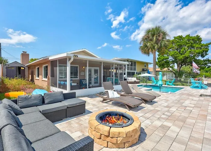 Hernando Beach Gulf Access, Dock & Heated Pool