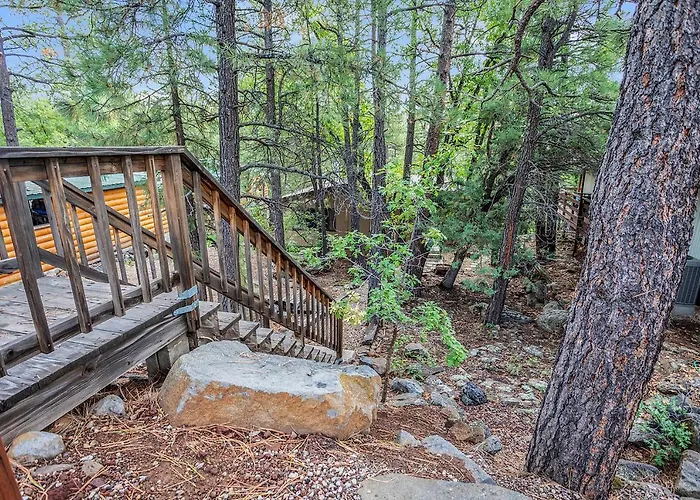 Pinewood Canyon Cabin!