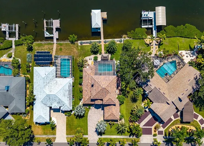 Plunge Into Joy & Bayfront Magic At Seaside Escape - Villa Seabird