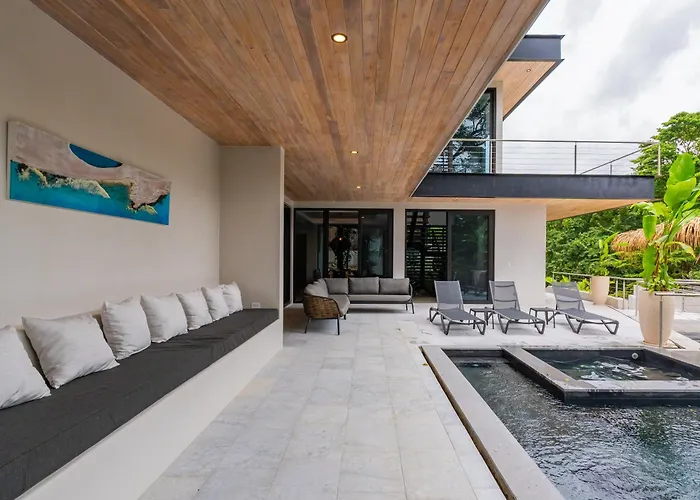 New Modern 6Br, Pool, Walk 2 Beach, Sleeps 20