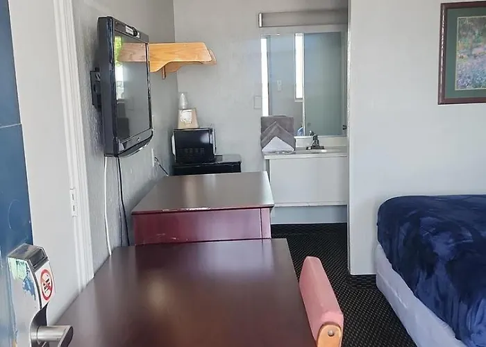 Queen Bed Hotel Room 329