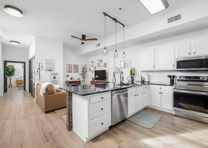 Stay In Heart Of Johnson City * Urban Loft *