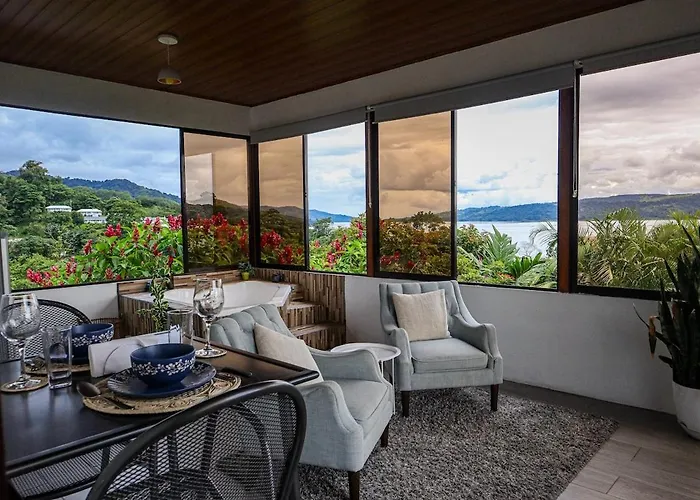 Volcano & Lake View Oasis With Scenic Tub