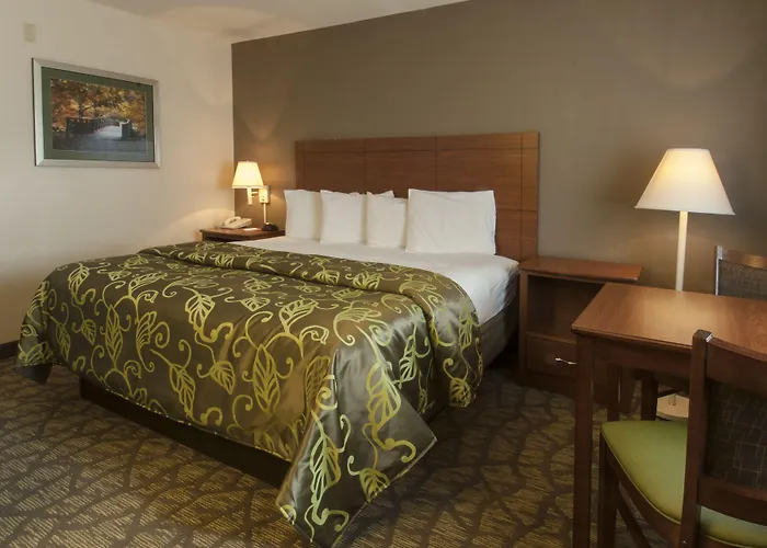 Econo Lodge Cherokee Near Island Park
