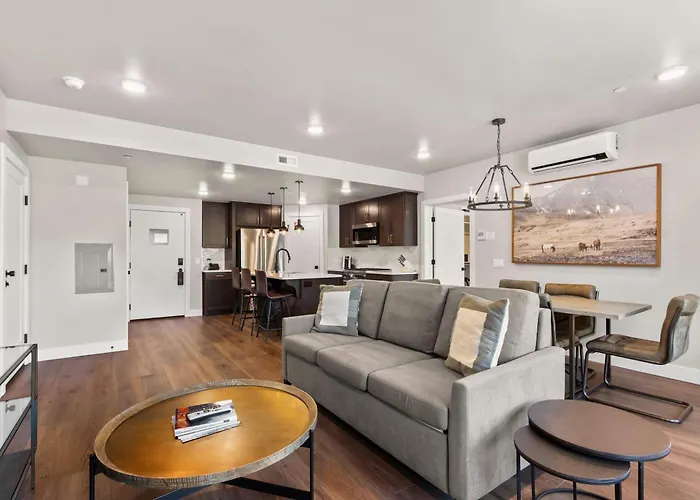 Luxury Black Rock Resort Suite Unit A