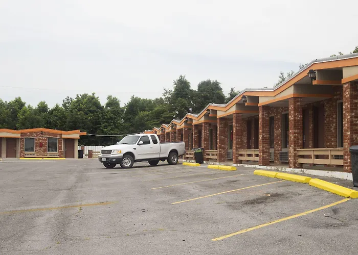 Oyo Hickory House Inn