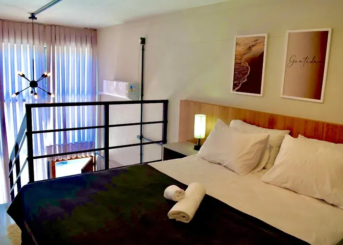 Loft Exclusivo Pé na Areia na Praia do Camacho