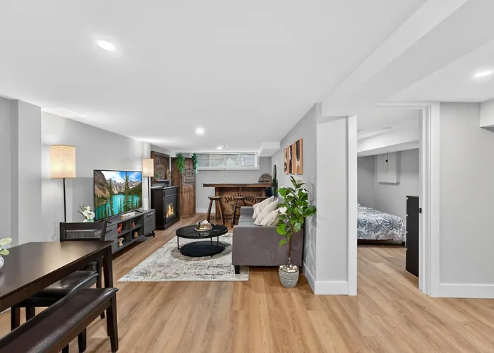 Bright And Modern 2Br Suite With Rustic Bar