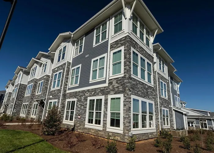 Landing Stunning 2Bd Yoga Studio Clubhouse