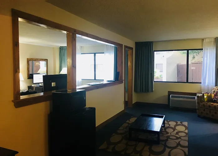 Days Inn By Wyndham Sherman