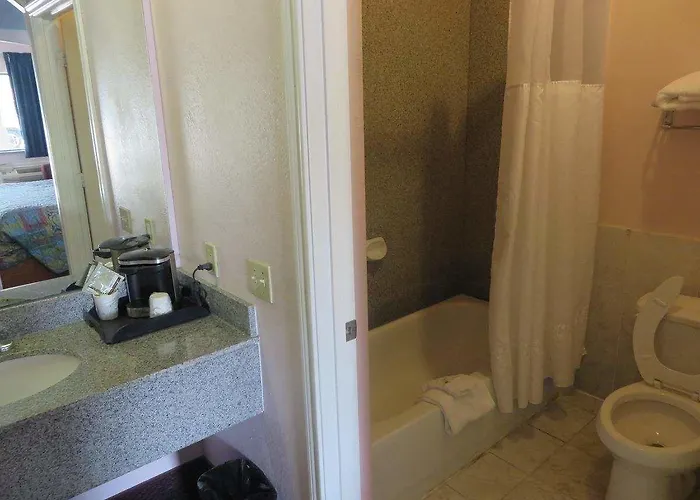 Travelers Inn And Suites Liberty