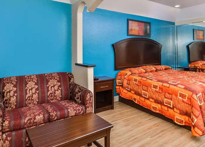 Scottish Inn And Suites Highway Six South