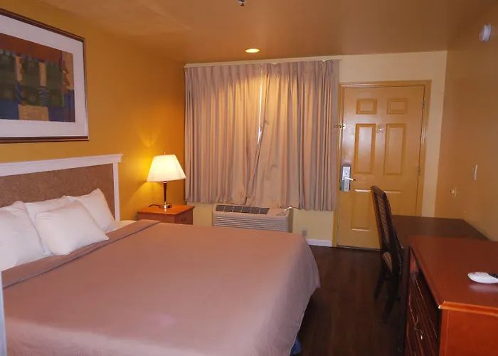 Americas Inn & Suite