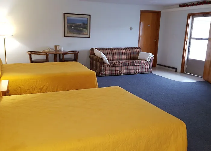 Crown Inn & Suites