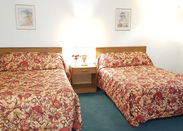 Crown Inn & Suites