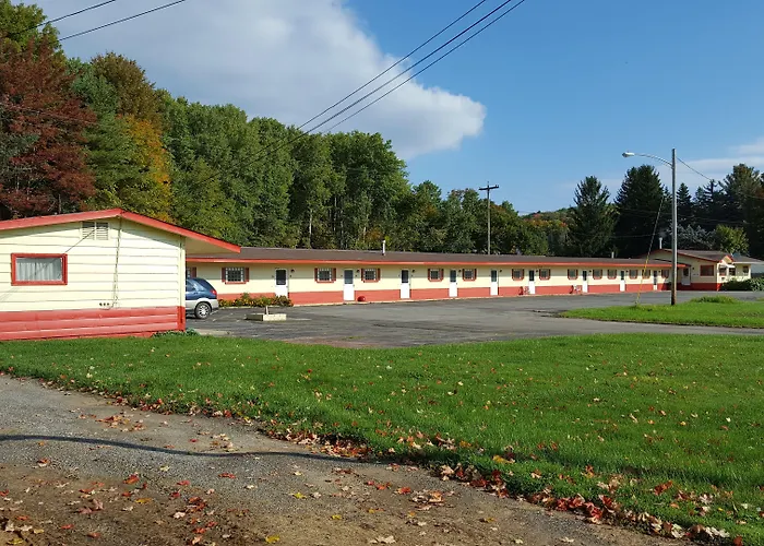 Crown Inn & Suites