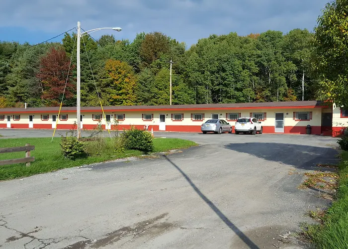 Crown Inn & Suites