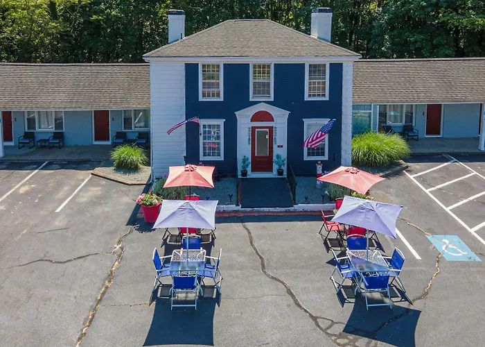 Olde Tavern Motel And Inn - Cape Cod