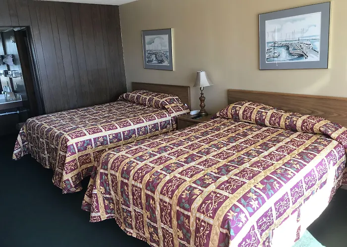 Budget Host Village Inn