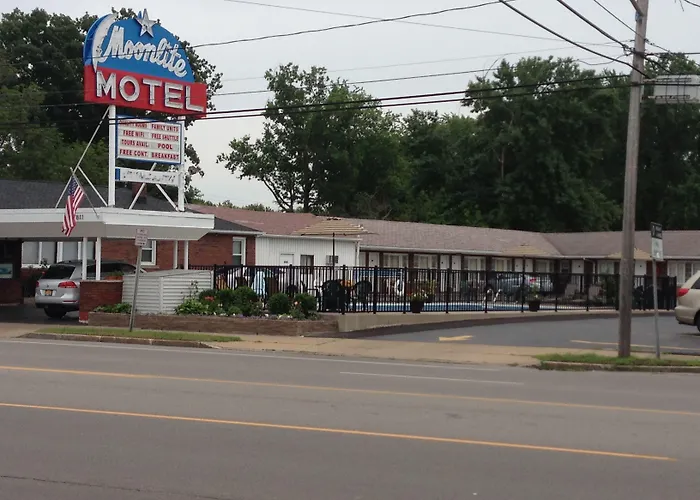 Moonlite Motel