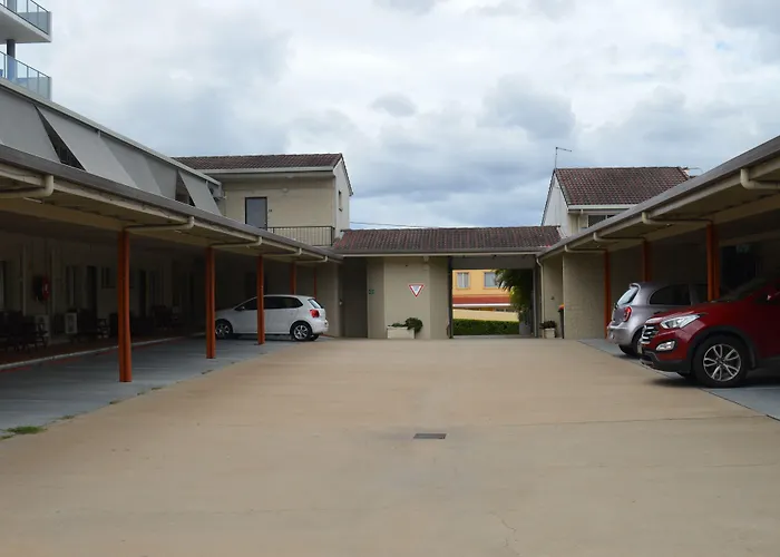 Mid City Motor Inn