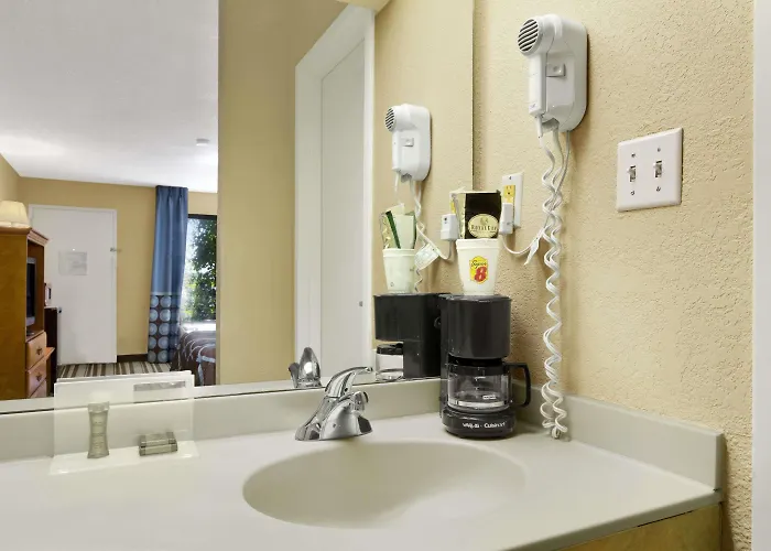Super 8 By Wyndham Oxford