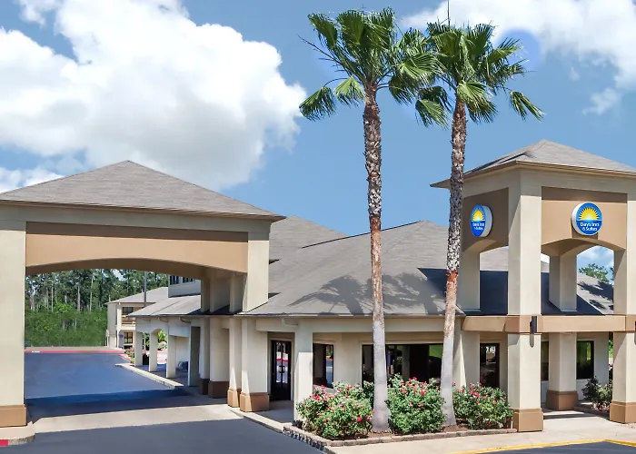 Days Inn & Suites By Wyndham Huntsville
