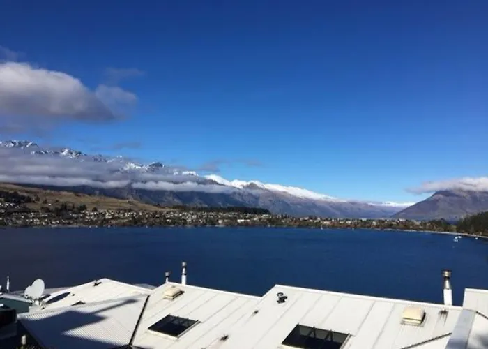 Spinnaker Bay Apartments