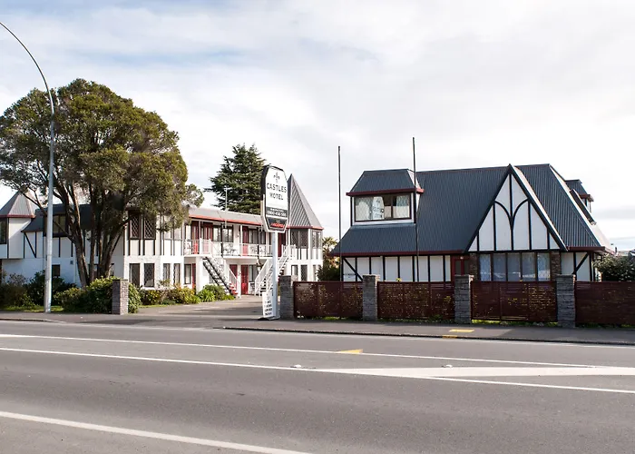 Castles Motel & Driftwood Motel