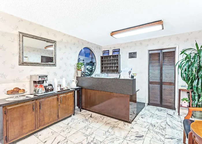 Vantage Point Inn - Woodland Hills