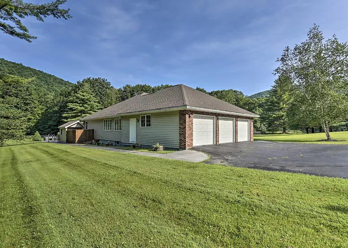 Riverside Retreat In Catskill Mountains With Pool, Hot Tub & Game Room