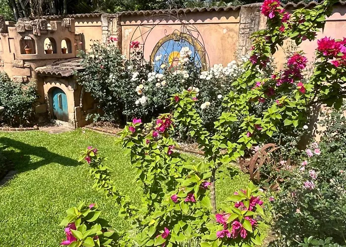 La Casa Nostra Villa Rose Garden Carmella