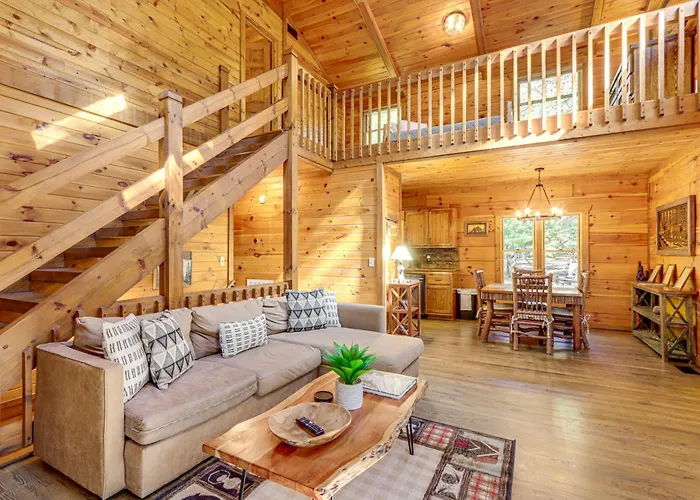 Blue Ridge Cabin W/ Hot Tub, Fire Pit, & Game Room
