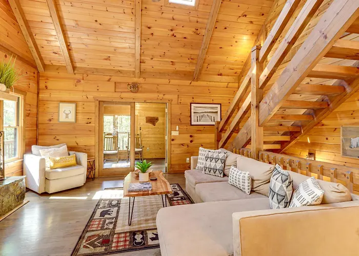 Blue Ridge Cabin W/ Hot Tub, Fire Pit, & Game Room