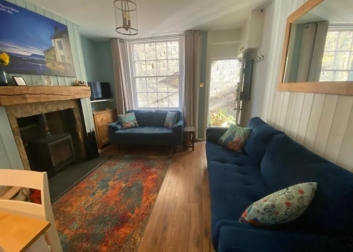 Darnholm Cottage