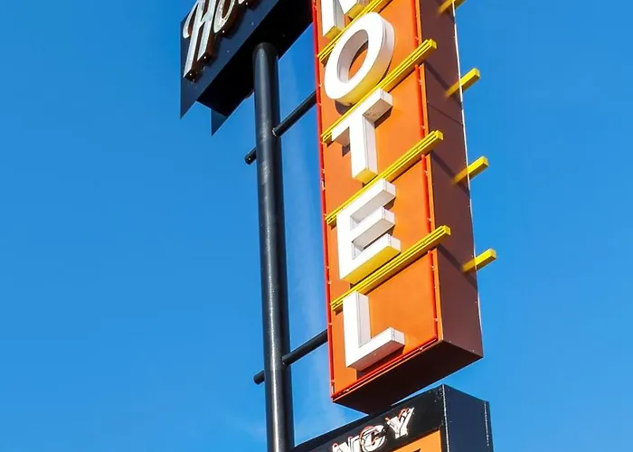Holiday Motel And Rv Park