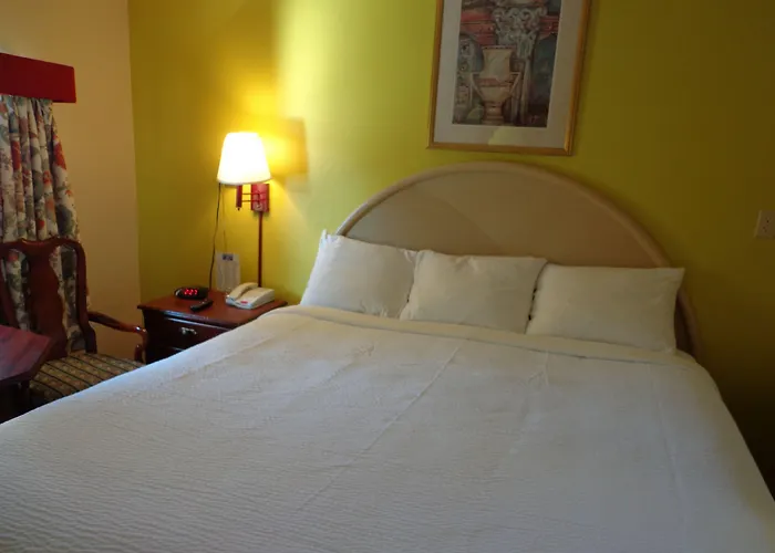 Economy Inn Express Warren