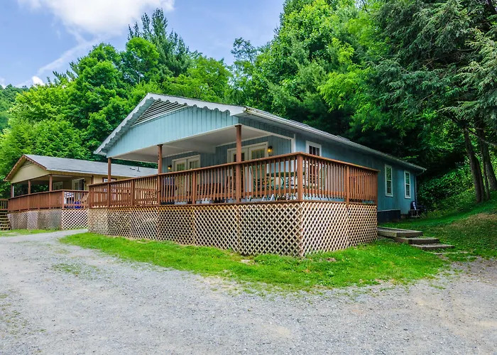Highland Hills Motel & Cabins