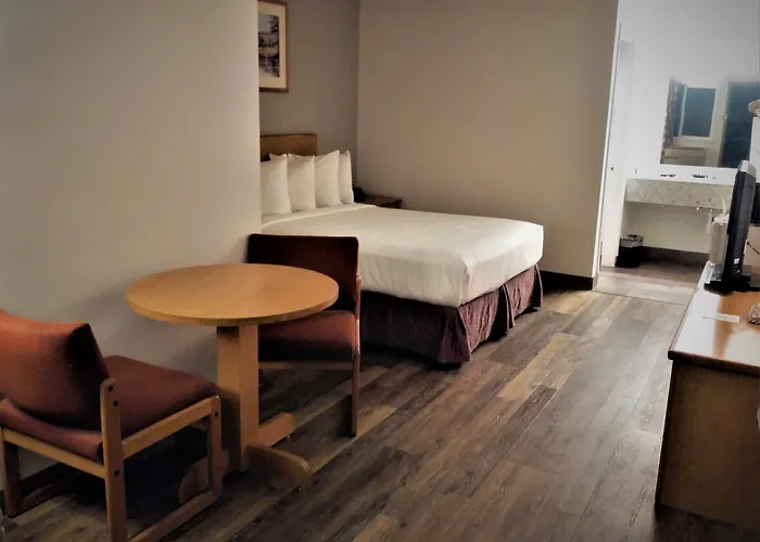 Sugarloaf Mountain Motel