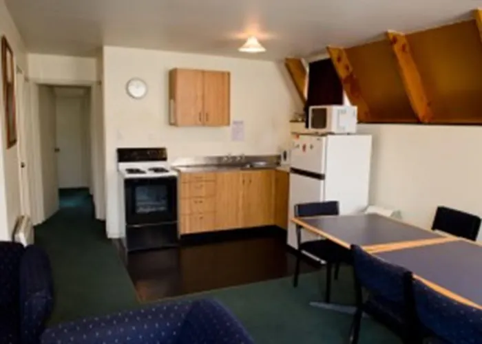 Mountain Chalets Motel