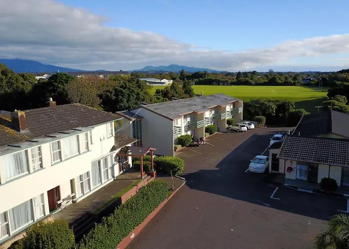 Coronation Court Motel