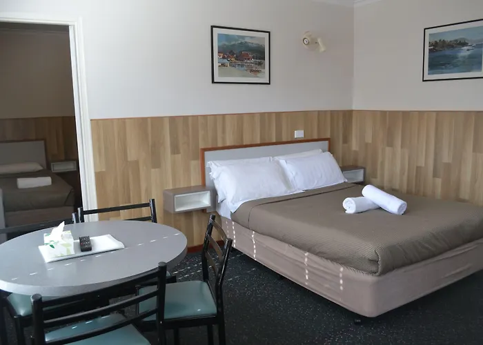 Hobart Tower Motel