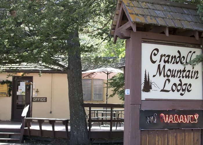 Crandell Mountain Lodge