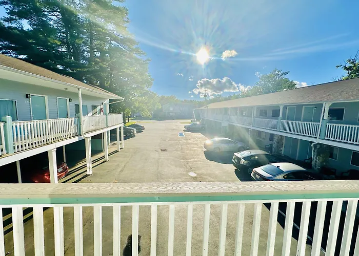 Hampton Motor Inn