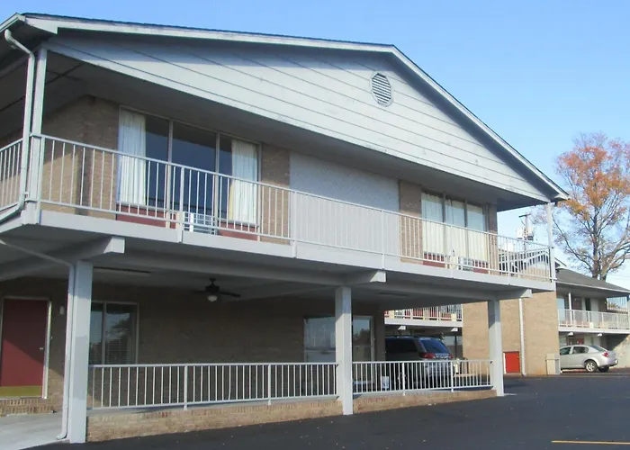 Budgetel Inn & Suites
