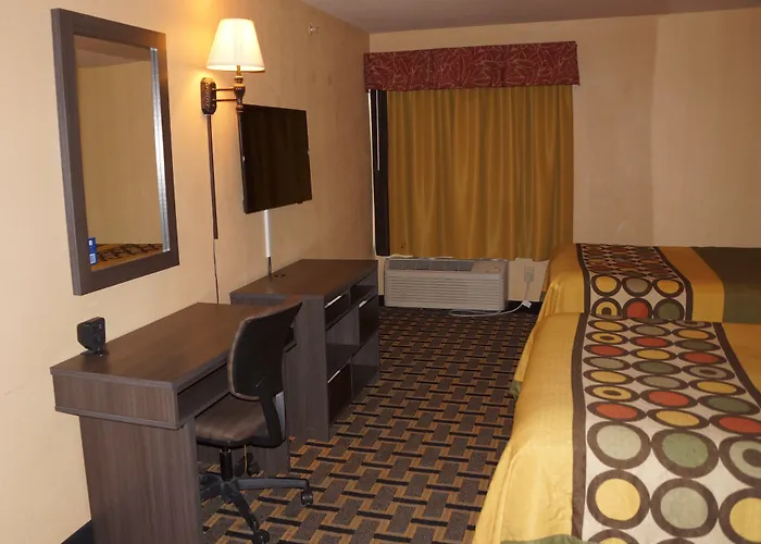 Super 8 By Wyndham Farmers Branch/North Dallas
