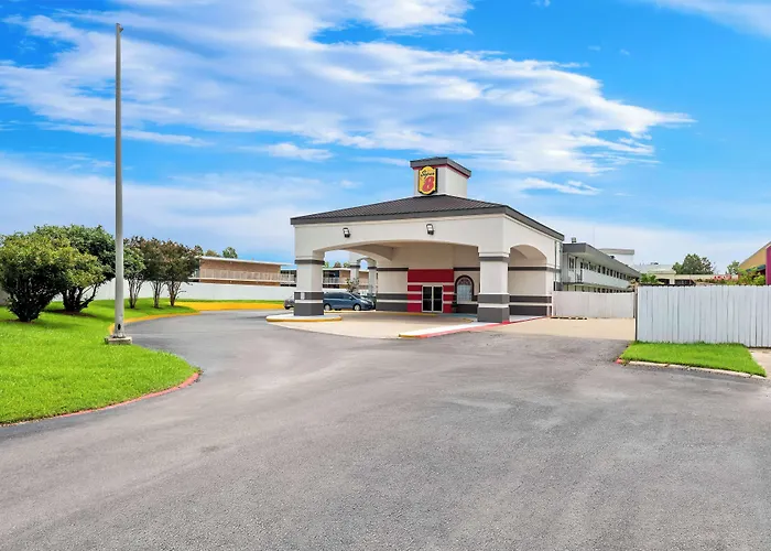 Super 8 By Wyndham Baton Rouge/I-10