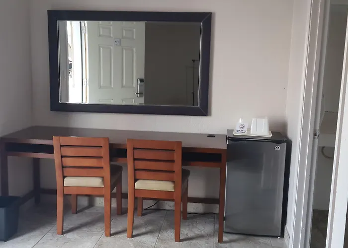American Regency Inn