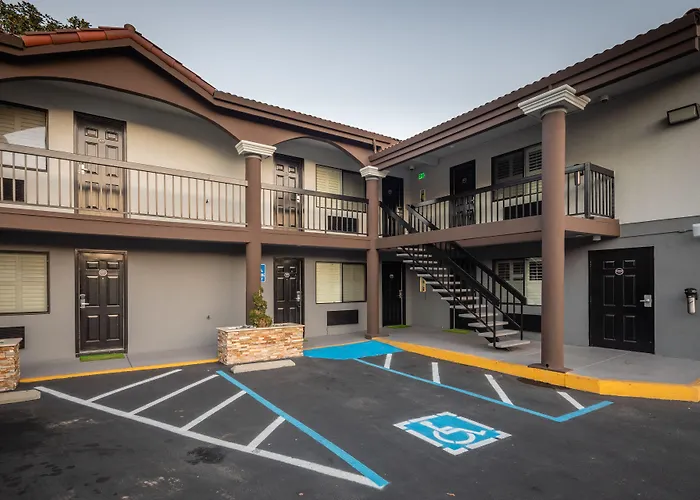 Bayhill Inn